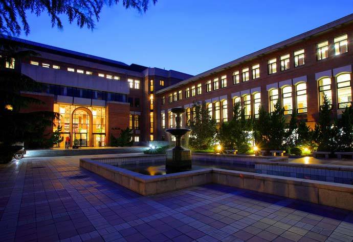大學(xué)校園整體的規(guī)劃設(shè)計(jì)理念簡(jiǎn)述
