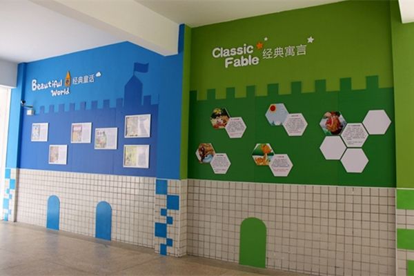 校園文化建設(shè)的重點(diǎn)放在系部、班級(jí)和學(xué)生社團(tuán)